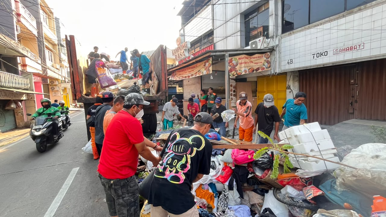 Kerja Bakti RW 09 Wilayah Kelurahan Pademangan Timur Pada hari Minggu, 5 Juli 2026 5