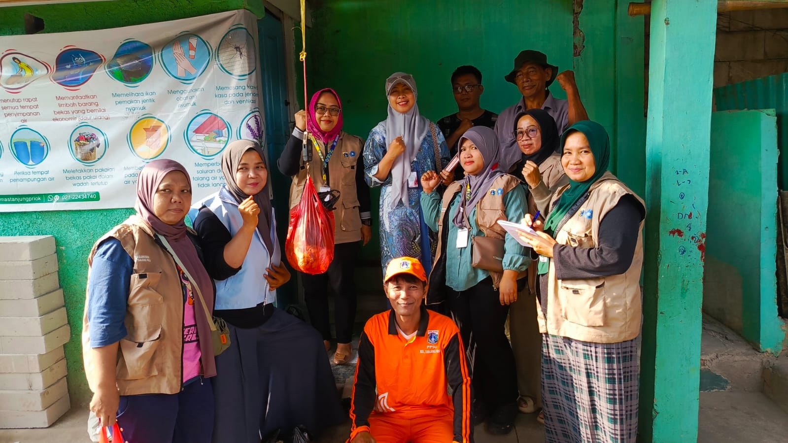 Monitoring Gerakan Pemilahan Sampah dan Sistem Penginputan Web Gerakan Pemilahan Sampah di RW.05 dan RW.06 Kelurahan Tanjung Priok 3