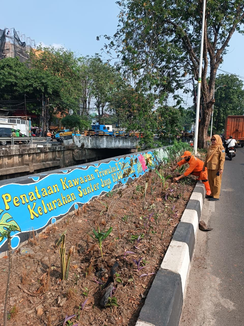 Optimalkan Pengelolaan Sampah dan Estetika Lingkungan, Jajaran Kelurahan Sunter Jaya Monitoring Penataan Kawasan dan TPS 3R 1