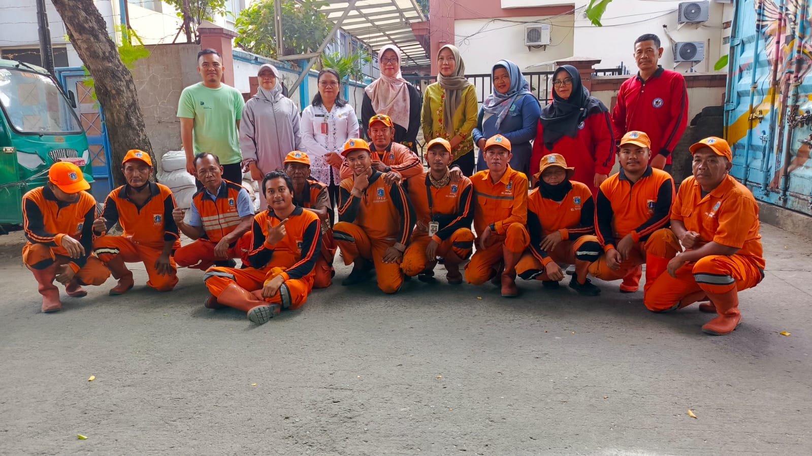 Giat Penangkapan Ikan Sapu-Sapu di Kali Tirem Kelurahan Tanjung Priok 3
