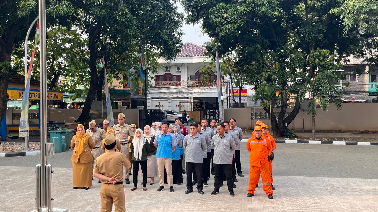 Awali Pekan dengan Kedisiplinan, Aparatur Kelurahan Sunter Jaya Gelar Apel Pagi Rutin 2