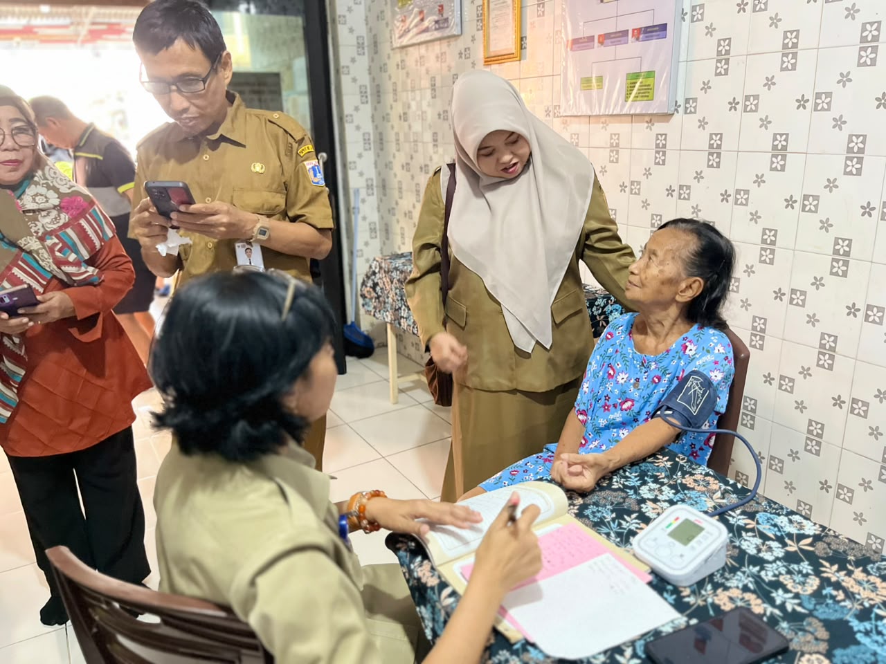 Kegiatan Posyandu Lansia RW 009 Kelurahan Pademangan Timur 3