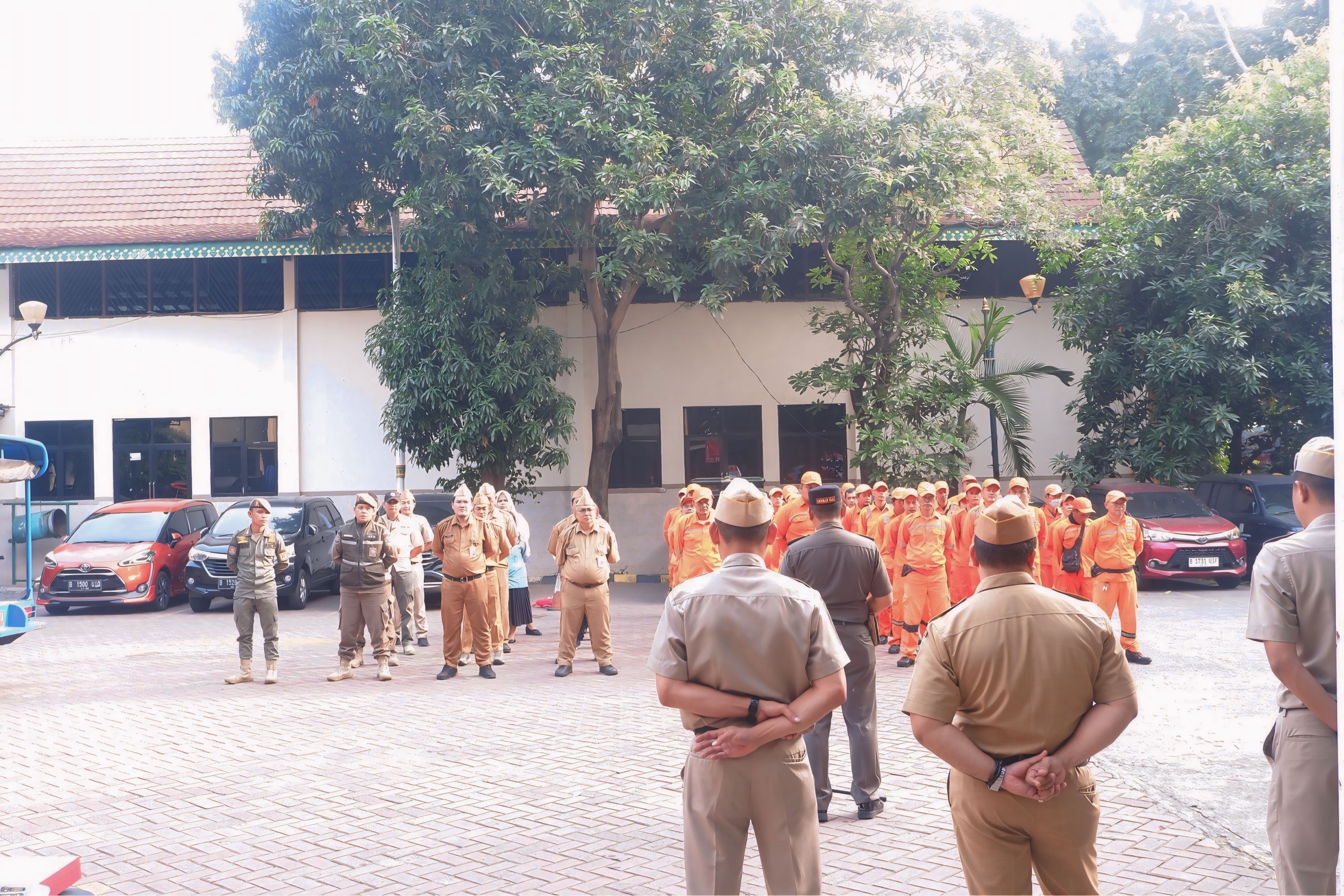 Apel Rutin Senin Pagi, Kelurahan Pejagalan Perkuat Disiplin dan Semangat Pelayanan 1