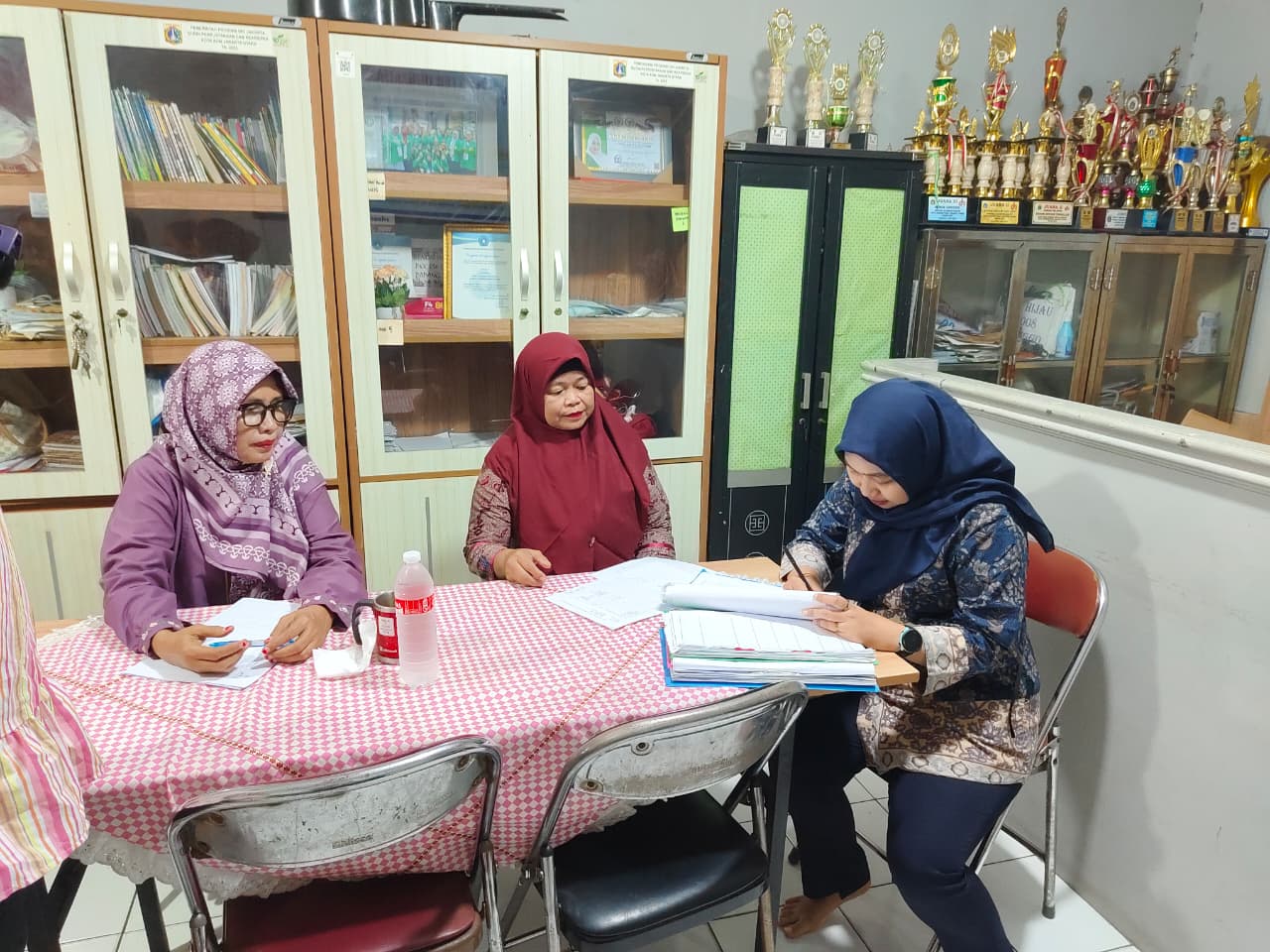 Posyandu Balita dan Lansia Mawar RW 008 Perkuat Pelayanan Kesehatan Masyarakat di Kelurahan Papanggo 7