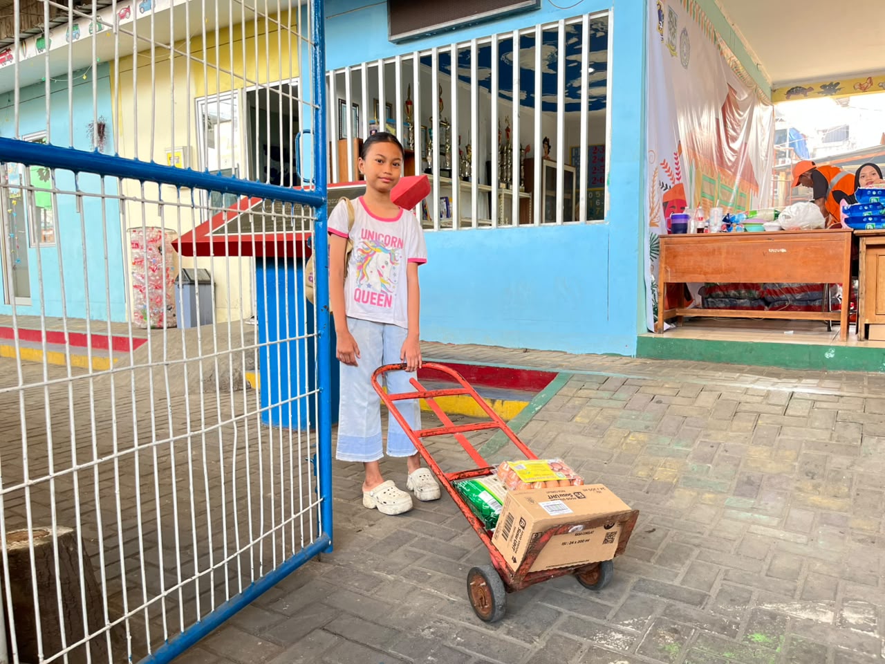 Pendistribusian Program Pangan Bersubsidi di RPTRA Patimura Kelurahan Pademangan Timur 2