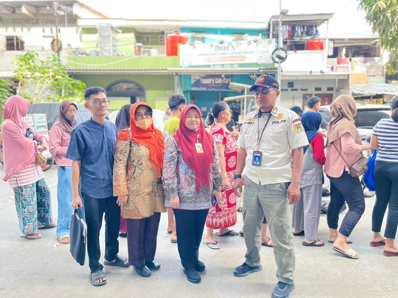 Pendistribusian Program Pangan Bersubsidi di RPTRA Patimura Kelurahan Pademangan Timur 1