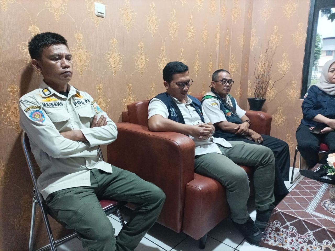 SEKRETARIS KELURAHAN PEJAGALAN TERIMA KUNJUNGAN SUDIN LINGKUNGAN HIDUP KOTA ADMINISTRASI JAKARTA UTARA 1