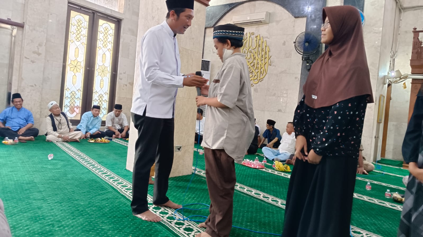 Santunan Anak Yatim Piatu Warnai Peringatan Tahun Baru Islam 1448 Hijriah di Kelurahan Papanggo 6