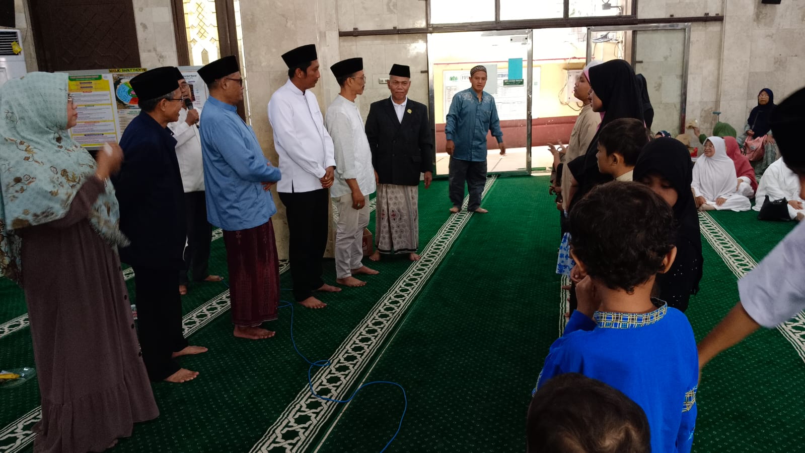 Santunan Anak Yatim Piatu Warnai Peringatan Tahun Baru Islam 1448 Hijriah di Kelurahan Papanggo 8