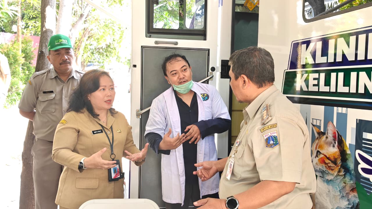 Pelayanan Kesehatan Hewan Sudin KPKP Jakarta Utara Hadir di RPTRA Rasela, Lurah Rawa Badak Selatan Tinjau Langsung Kegiatan 2