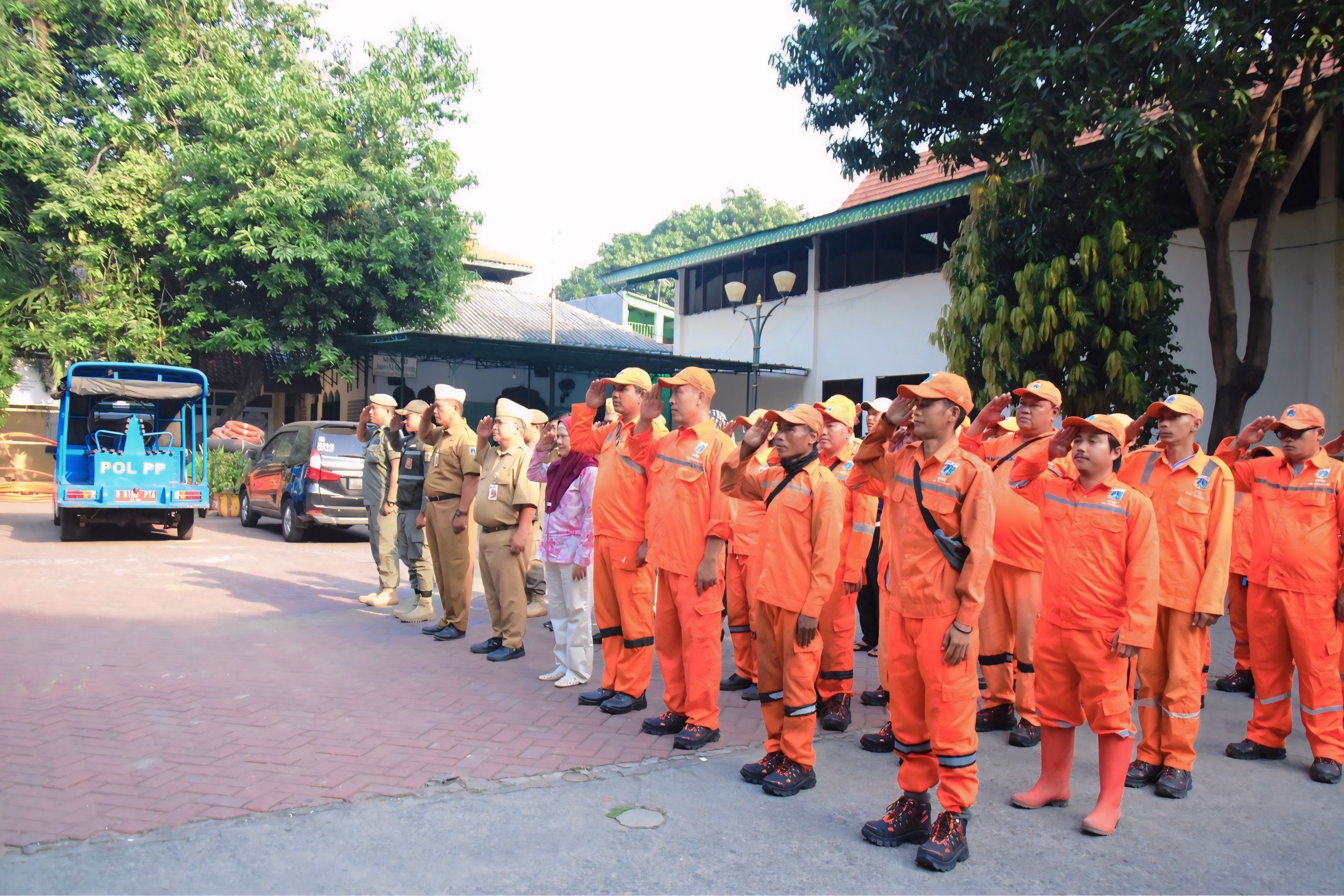 Apel Rutin Senin Pagi ASN dan PJLP Kelurahan Pejagalan Perkuat Disiplin dan Kesiapan Pelayanan 1
