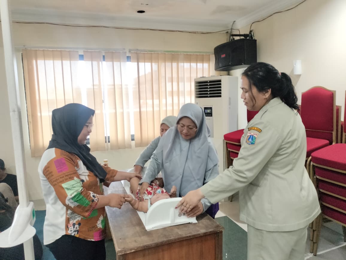 Kegiatan Pemberian Makanan Tambahan (PMT) Lokal di Kelurahan Tanjung Priok 3