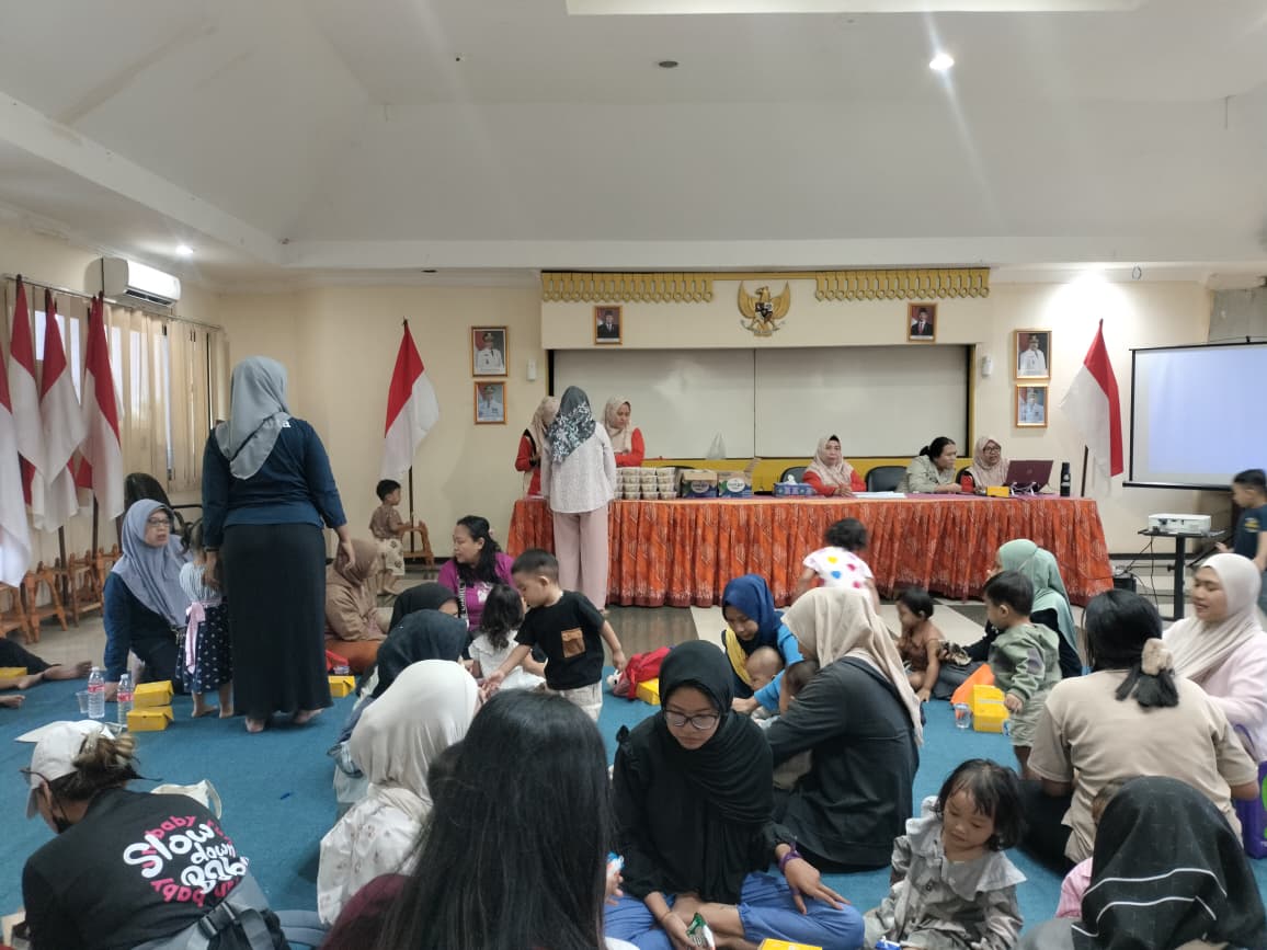 Kegiatan Pemberian Makanan Tambahan (PMT) Lokal di Kelurahan Tanjung Priok 2