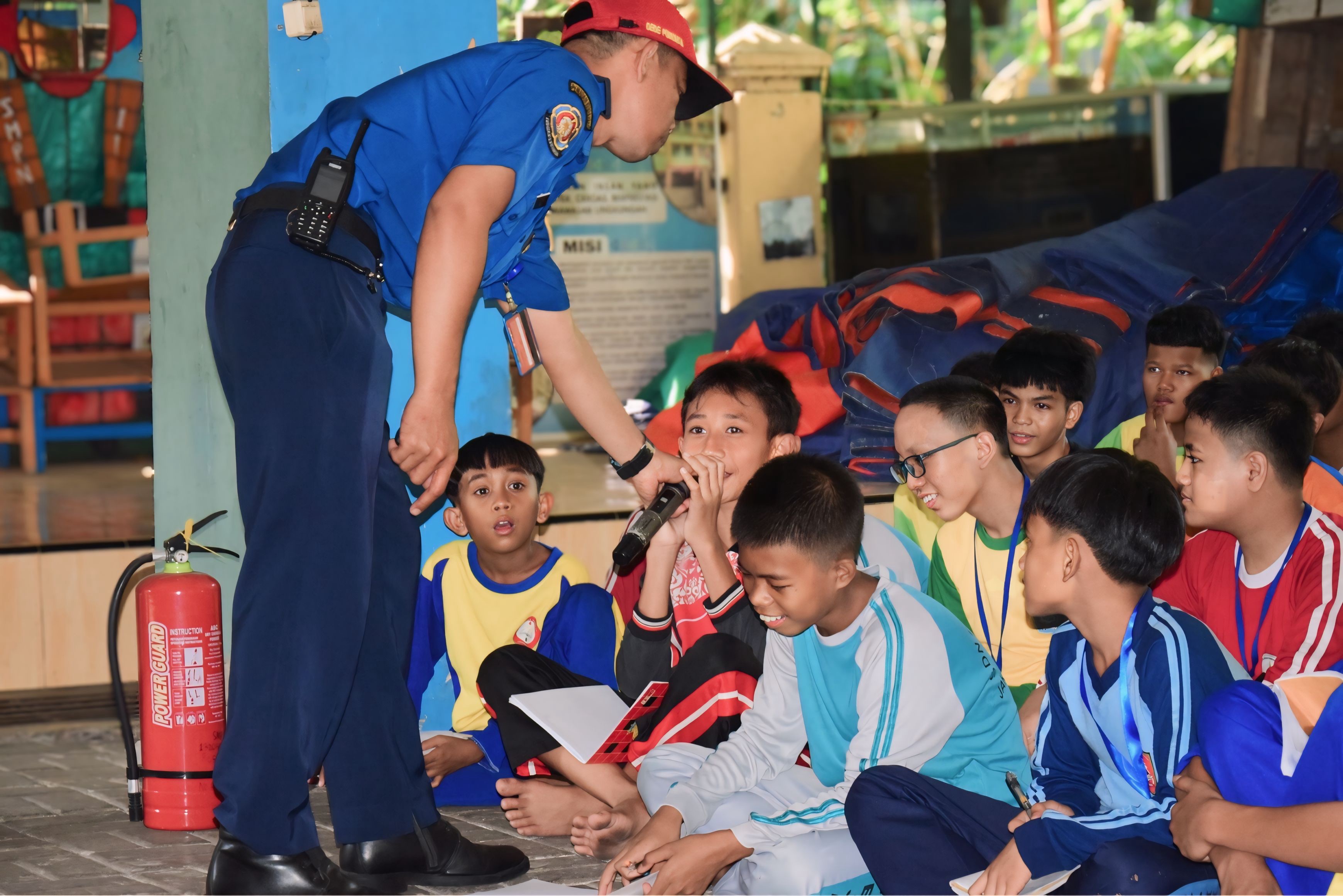 Kelurahan Pejagalan Berikan Sosialisasi Pencegahan Kekerasan pada Anak dan Kesiapsiagaan Kebakaran kepada Peserta MPLS SMPN 112 Jakarta 1