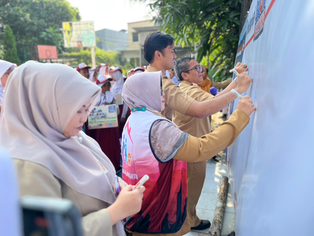 Sosialisasi Pencegahan Kekerasan Terhadap Anak: Membangun Kesadaran Bersama untuk Mewujudkan Lingkungan yang Aman, Ramah, dan Melindungi Hak Anak 1