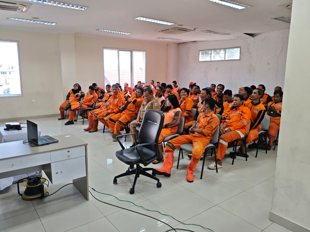 PPSU Kelurahan Lagoa Ikuti Zoom Meeting Arahan Sekretaris Kota Administrasi Jakarta Utara dan Pengenalan Universitas 17 Agustus (UNTAG) 1