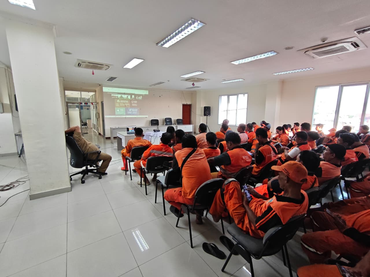 PPSU Kelurahan Lagoa Ikuti Zoom Meeting Arahan Sekretaris Kota Administrasi Jakarta Utara dan Pengenalan Universitas 17 Agustus (UNTAG) 3