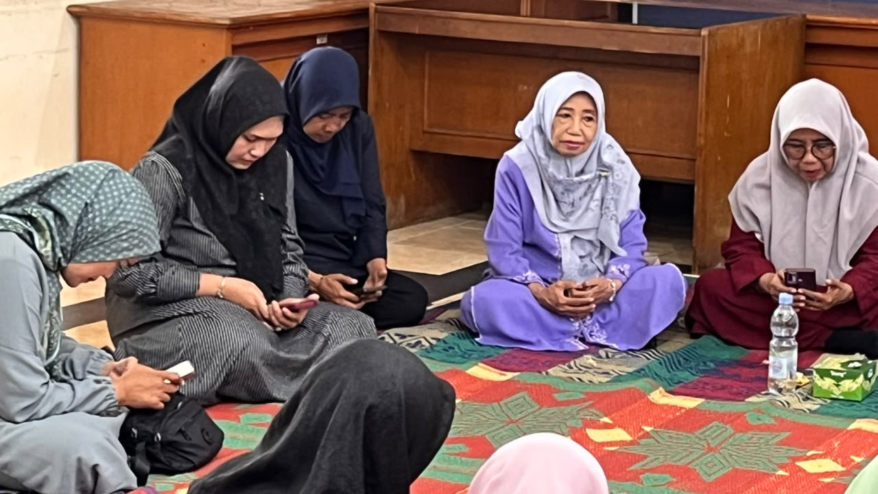 Pengajian Rutin TP-PKK Tingkat Kelurahan Pademangan Timur: Memperkuat Keimanan, Kebersamaan, dan Semangat Pengabdian dalam Membangun Masyarakat yang Harmonis 2