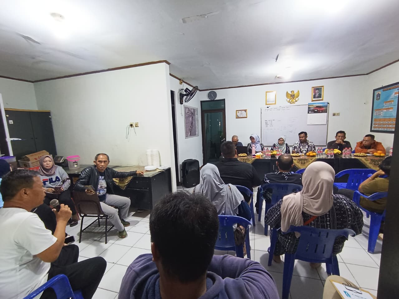 kegiatan Sosialisasi Pembangunan Ruang Terbuka Hijau (RTH) yang digelar bersama warga di wilayah RW 011, Kelurahan Sunter Jaya 2
