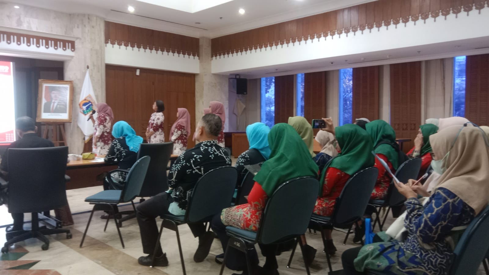Lurah Kelapa Gading Timur Berikan Dukungan kepada Kader Posyandu Merah Delima pada Lomba Kader Posyandu Berprestasi Tingkat Kota Administrasi Jakarta Utara 4