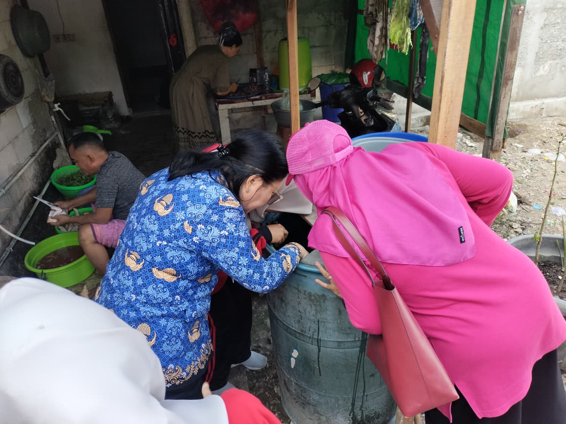Kegiatan Gerakan Pemberantasan Sarang Nyamuk (Grebek PSN) di RW.11 Kelurahan Tanjung Priok 1