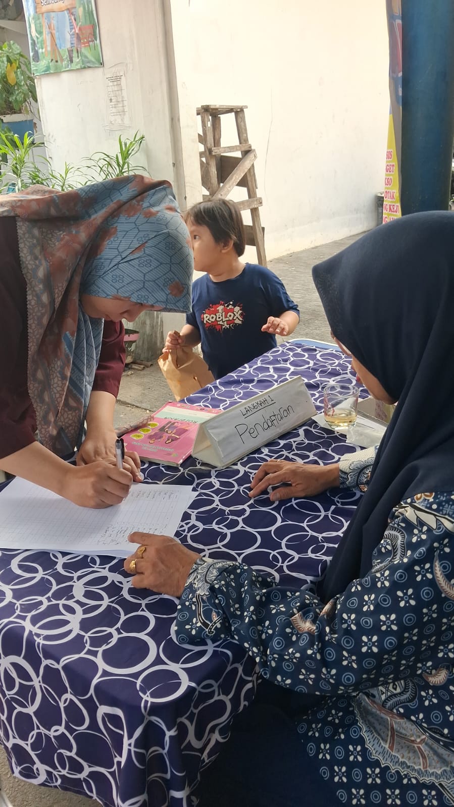 Monitoring Posyandu Balita dan Layanan Jemput Bola IKD Hadir di RW 004 Kelurahan Kelapa Gading Timur 3