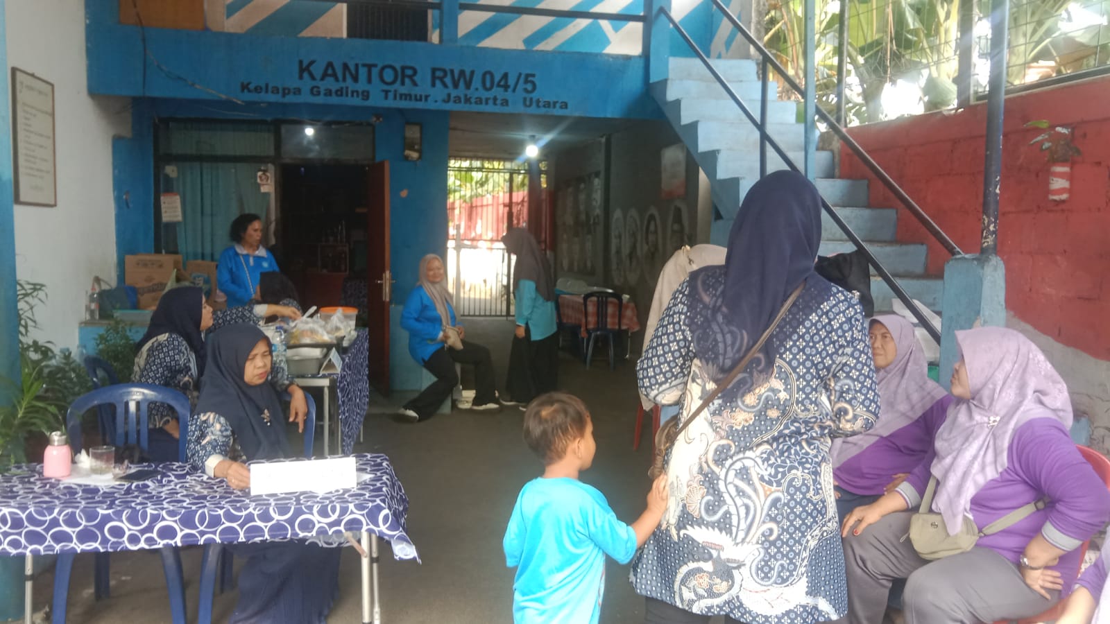 Monitoring Posyandu Balita dan Layanan Jemput Bola IKD Hadir di RW 004 Kelurahan Kelapa Gading Timur 1