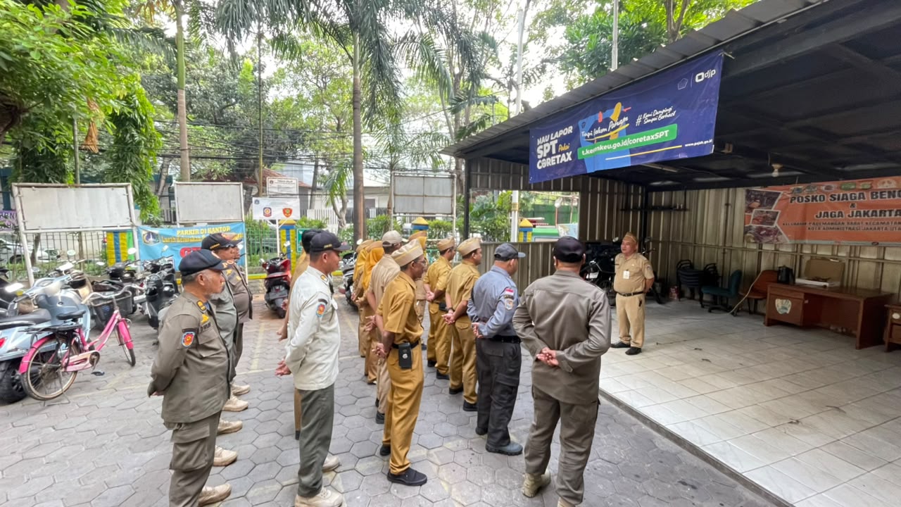Apel Pagi ASN Kelurahan Pademangan Barat Perkuat Disiplin dan Koordinasi Pelayanan 3