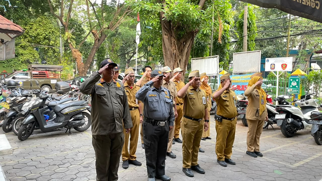 Apel Pagi ASN Kelurahan Pademangan Barat Perkuat Disiplin dan Koordinasi Pelayanan 1