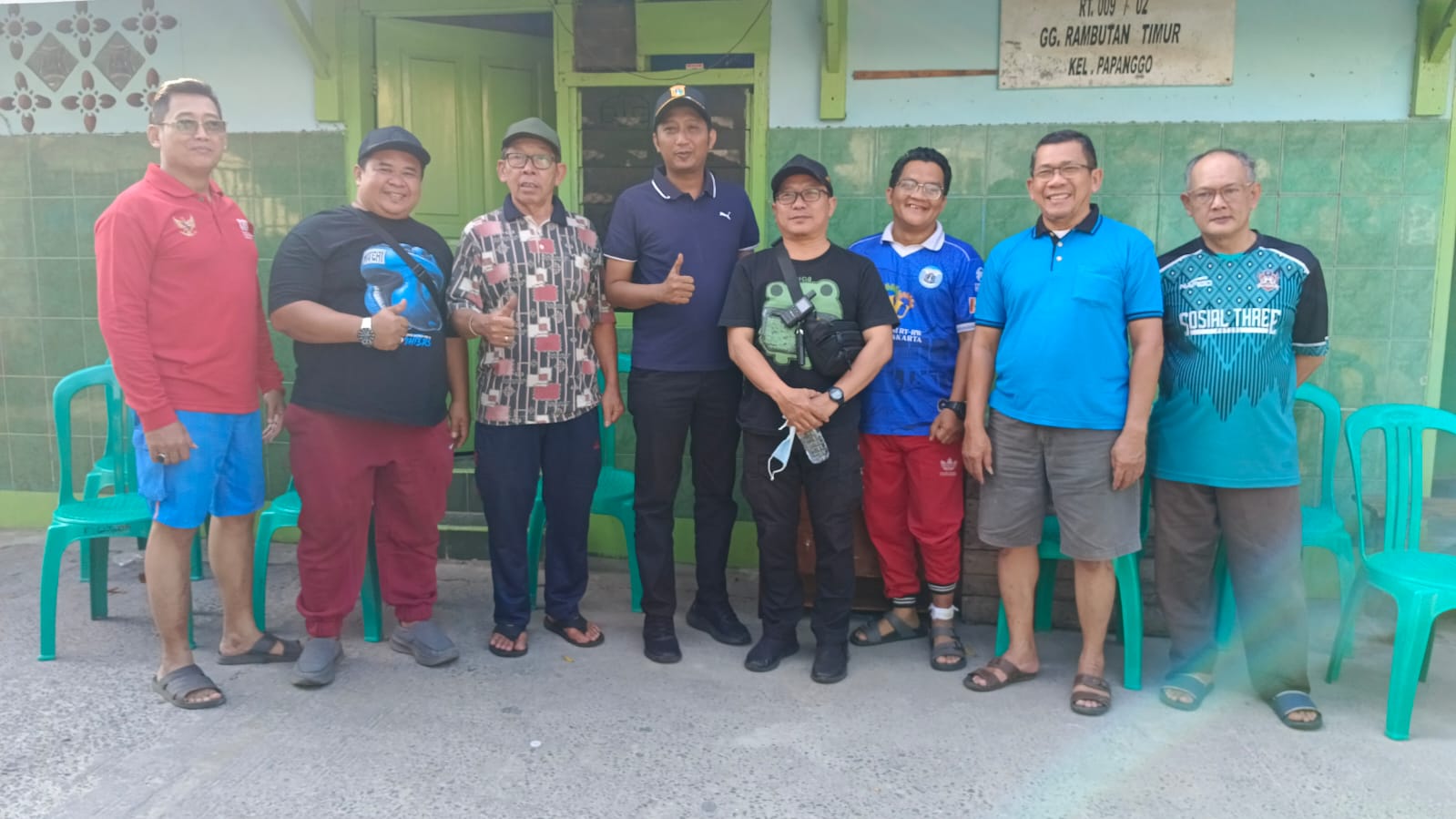 Kerja Bakti di RW 002, Kelurahan Papanggo Perkuat Sinergi Warga Wujudkan Lingkungan Bersih dan Sehat 1
