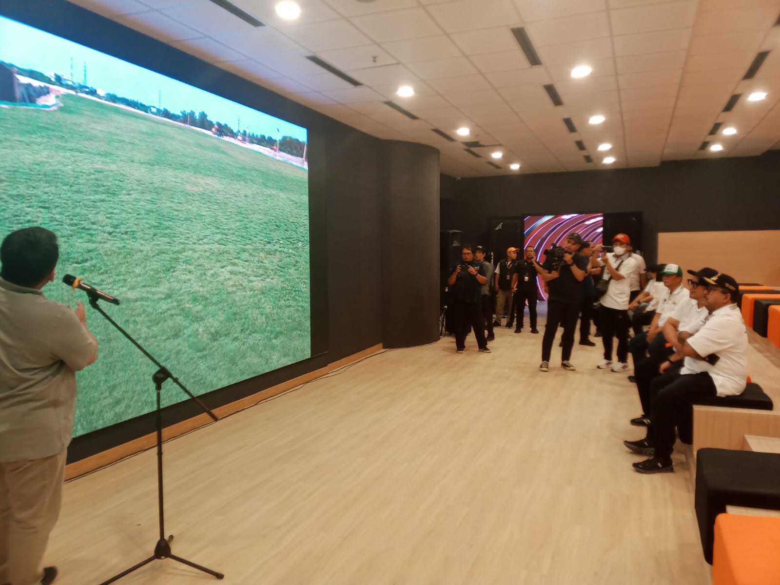 Wakil Gubernur DKI Jakarta Tinjau Nursery Rumah Jakarta International Stadium, Perkuat Komitmen Pengembangan Ruang Hijau Perkotaan 2
