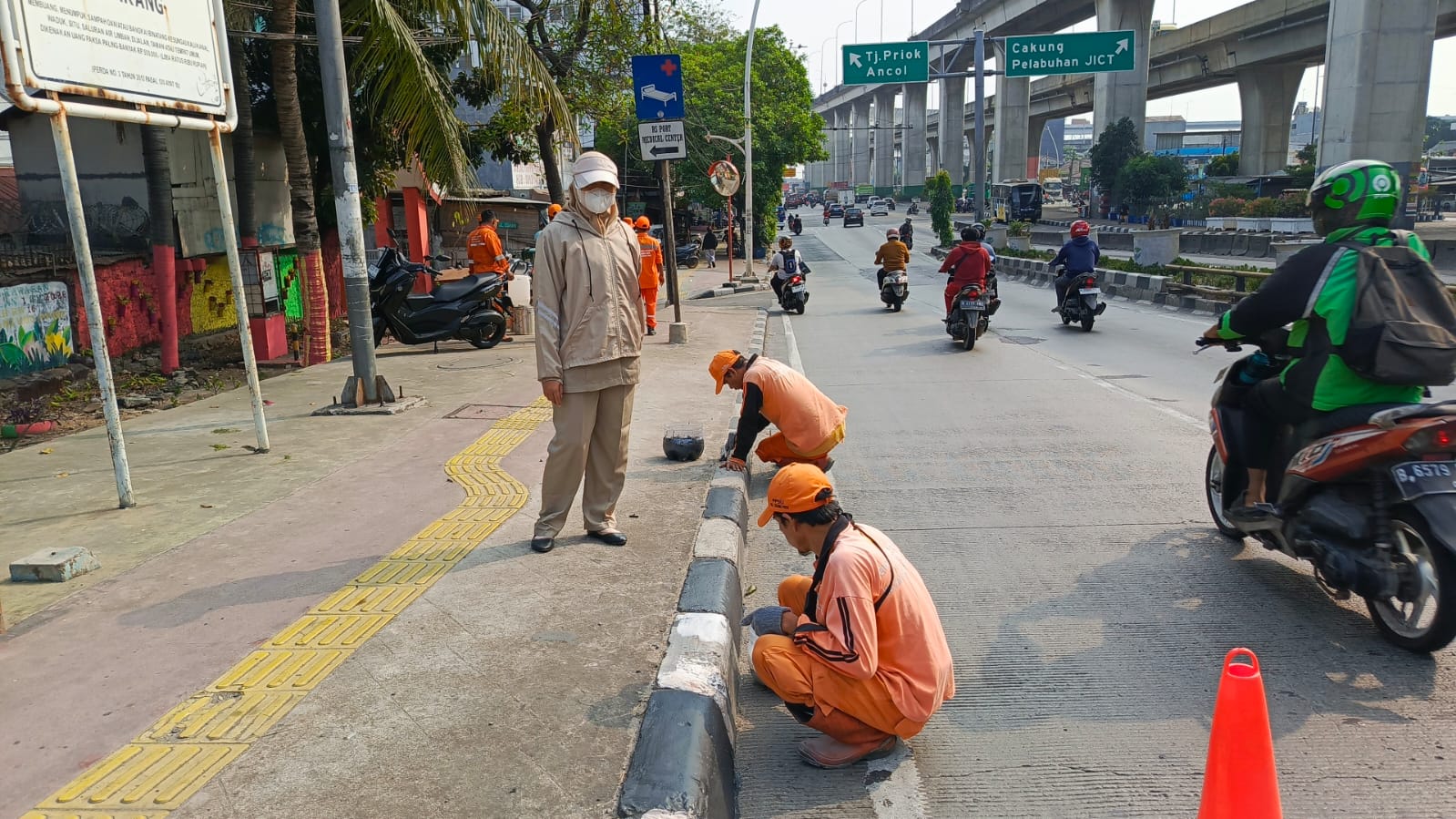 Monitoring Pengecatan Kanstin di Wilayah Kelurahan Tanjung Priok 1