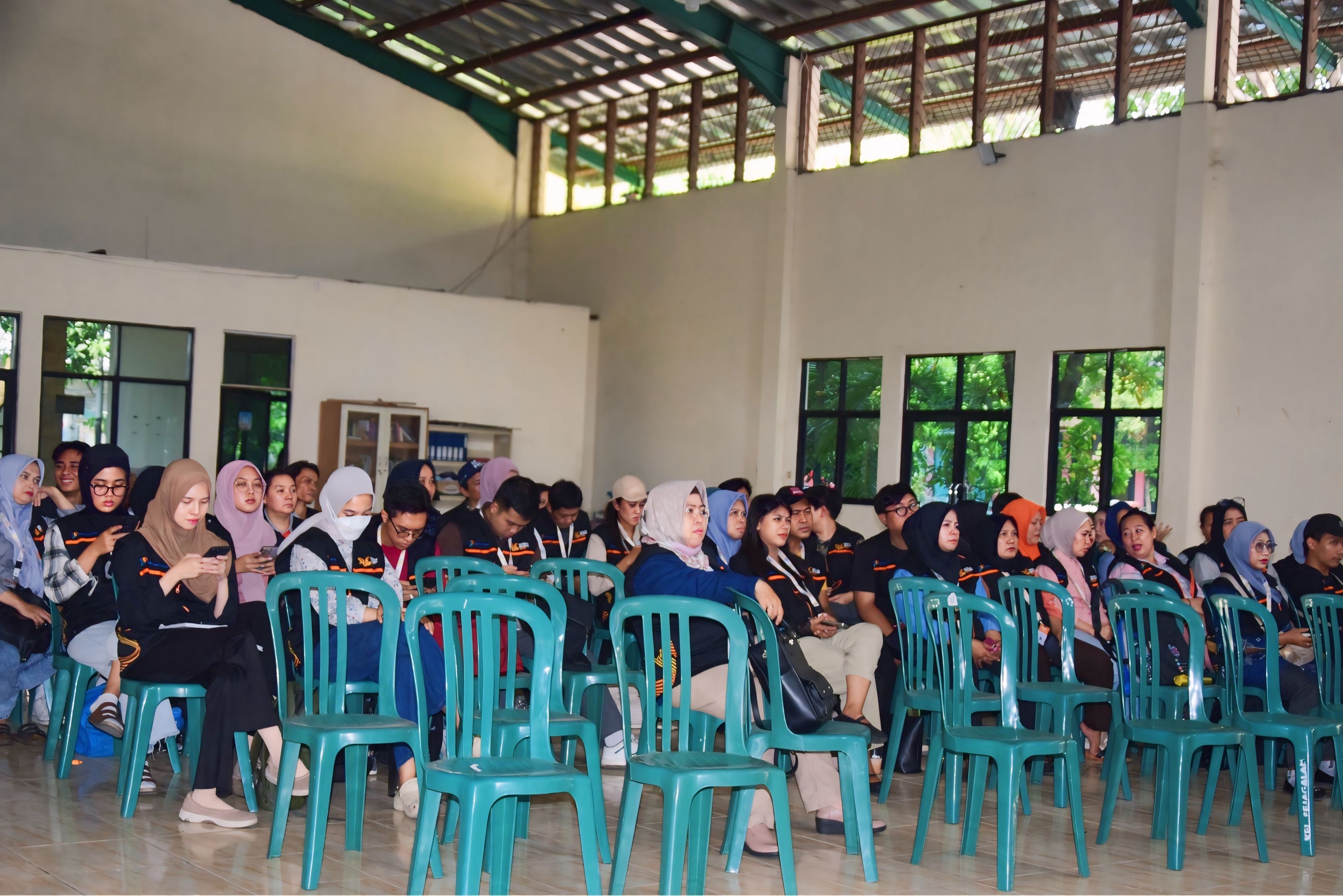 Sekretaris Kelurahan Pejagalan Berikan Arahan kepada Petugas Sensus Ekonomi Tahun 2026 1